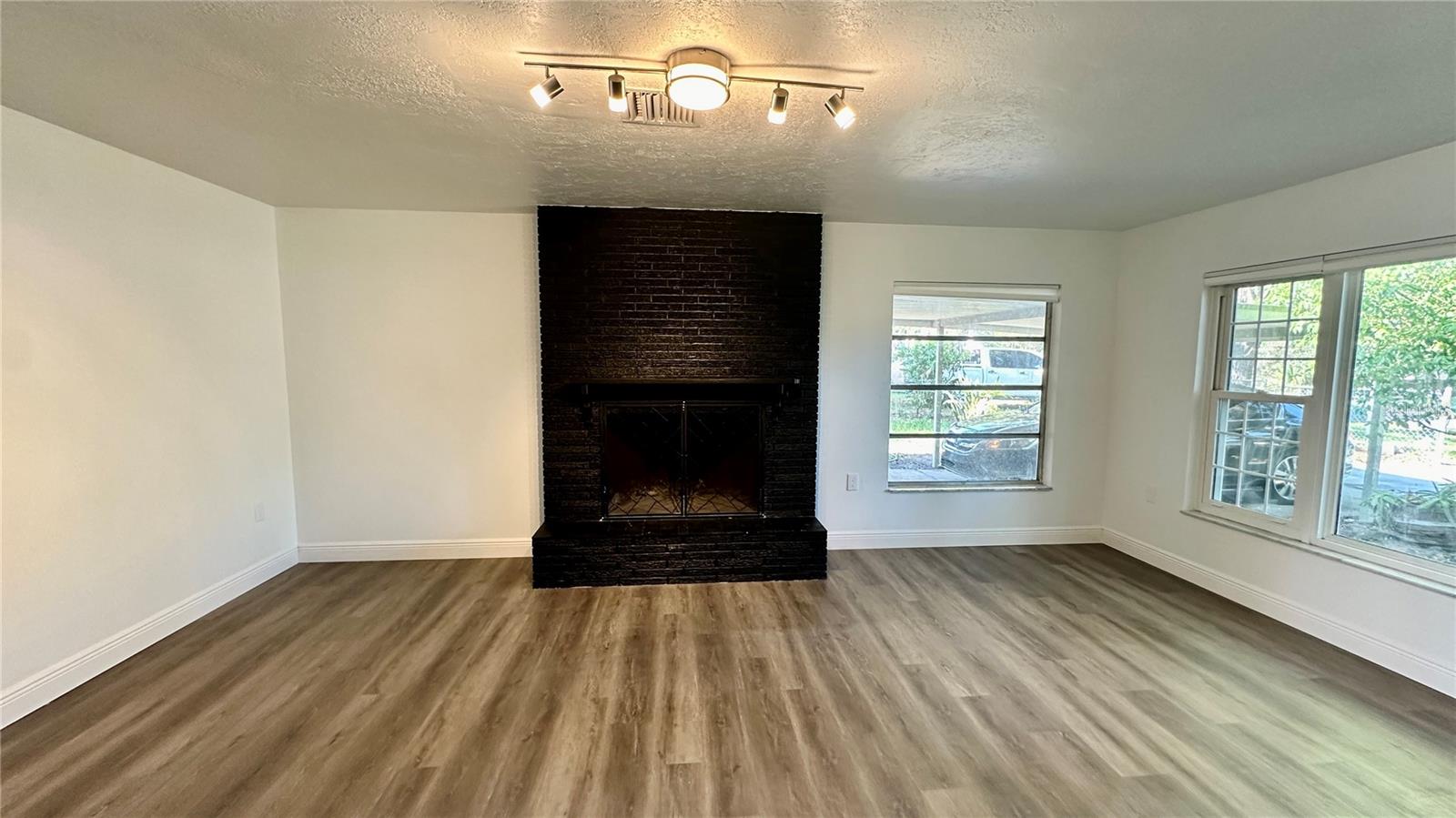 Image 5 of 18 For 5255 18th Street