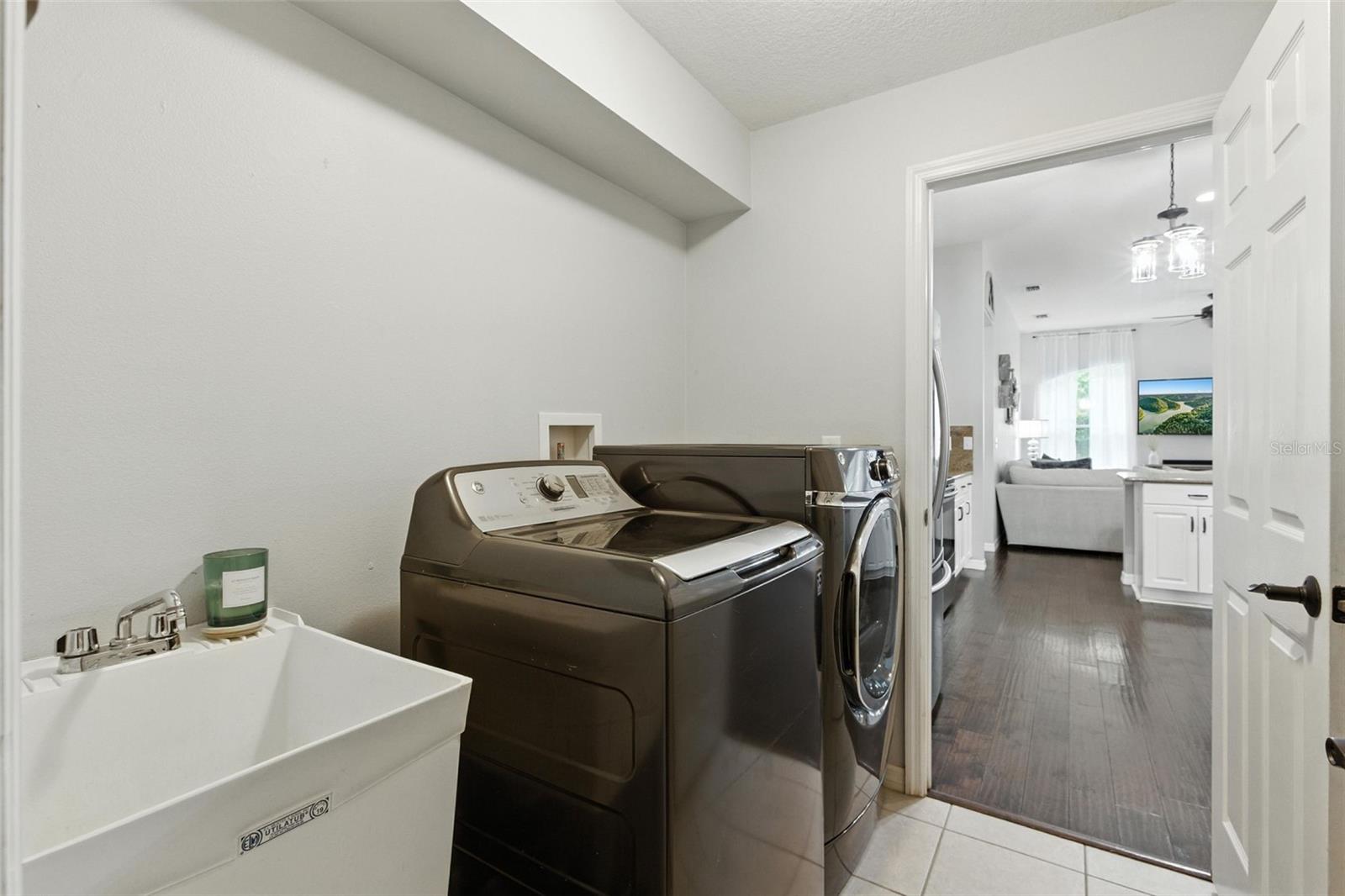 Image 12 of 58 For 1908 Creekwater Boulevard