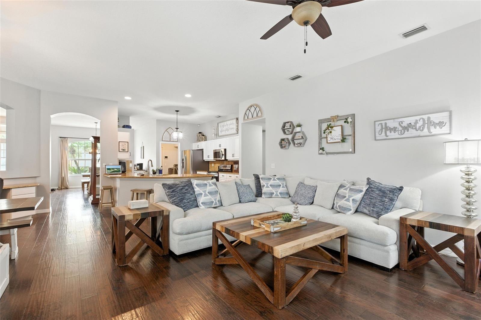Image 15 of 58 For 1908 Creekwater Boulevard