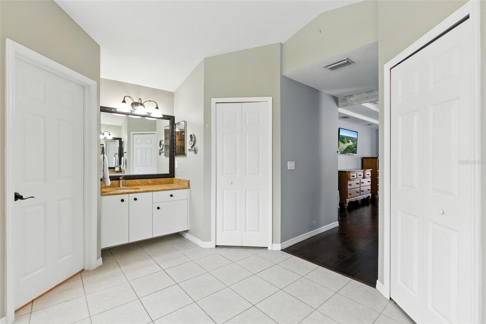 Image 24 of 58 For 1908 Creekwater Boulevard
