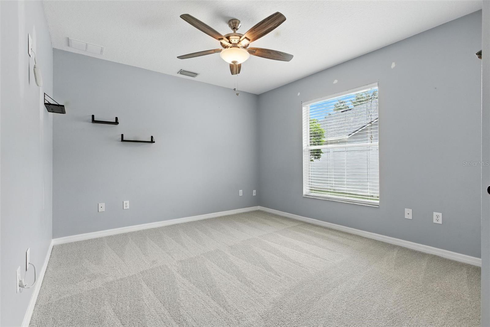 Image 28 of 58 For 1908 Creekwater Boulevard