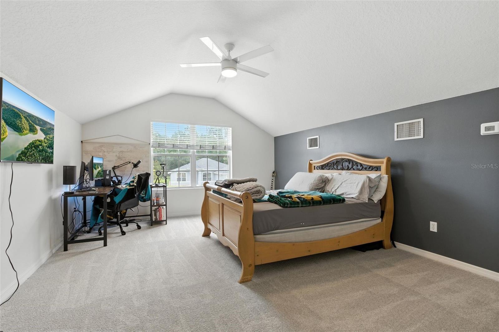 Image 33 of 58 For 1908 Creekwater Boulevard