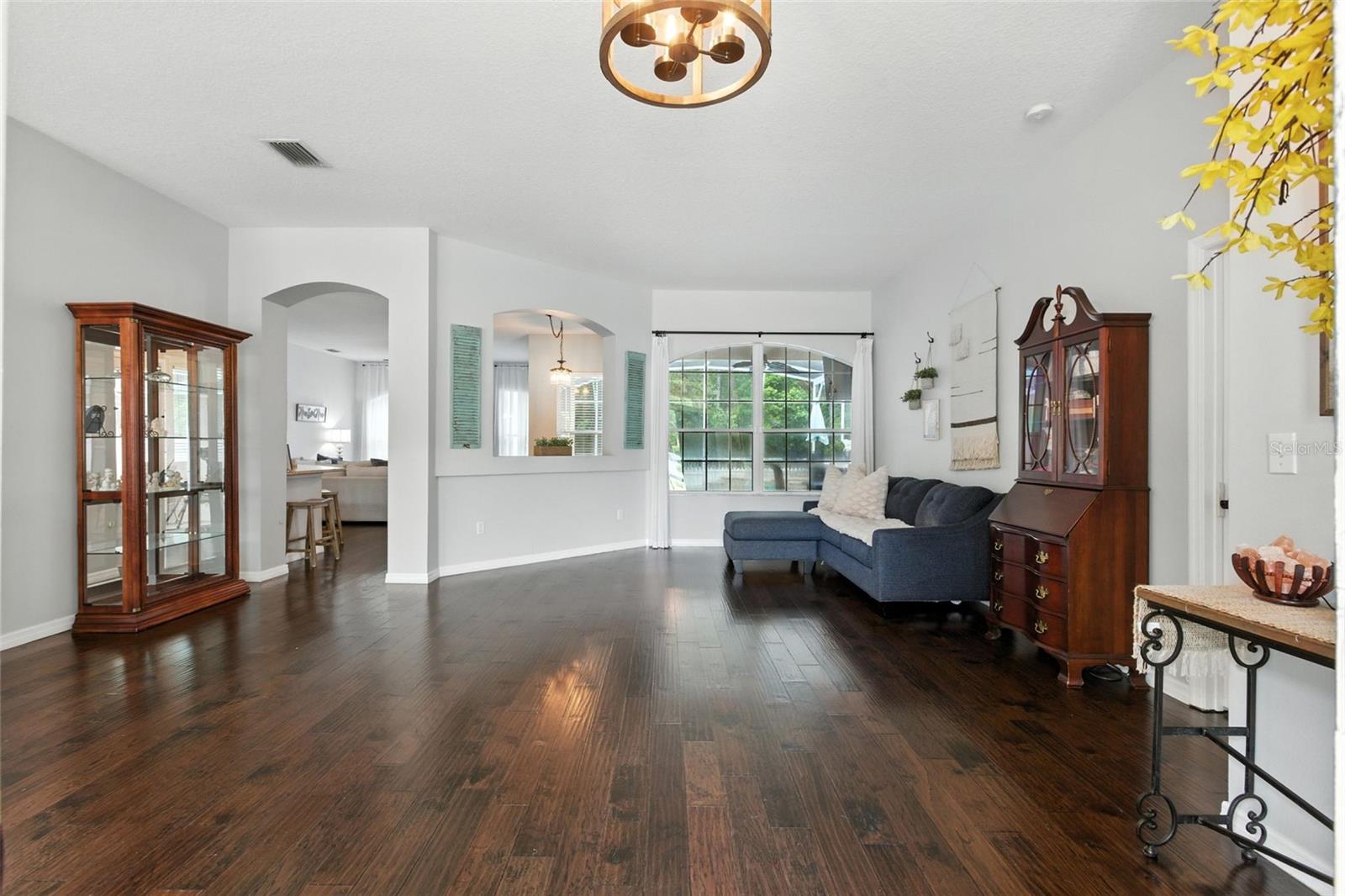 Image 4 of 58 For 1908 Creekwater Boulevard