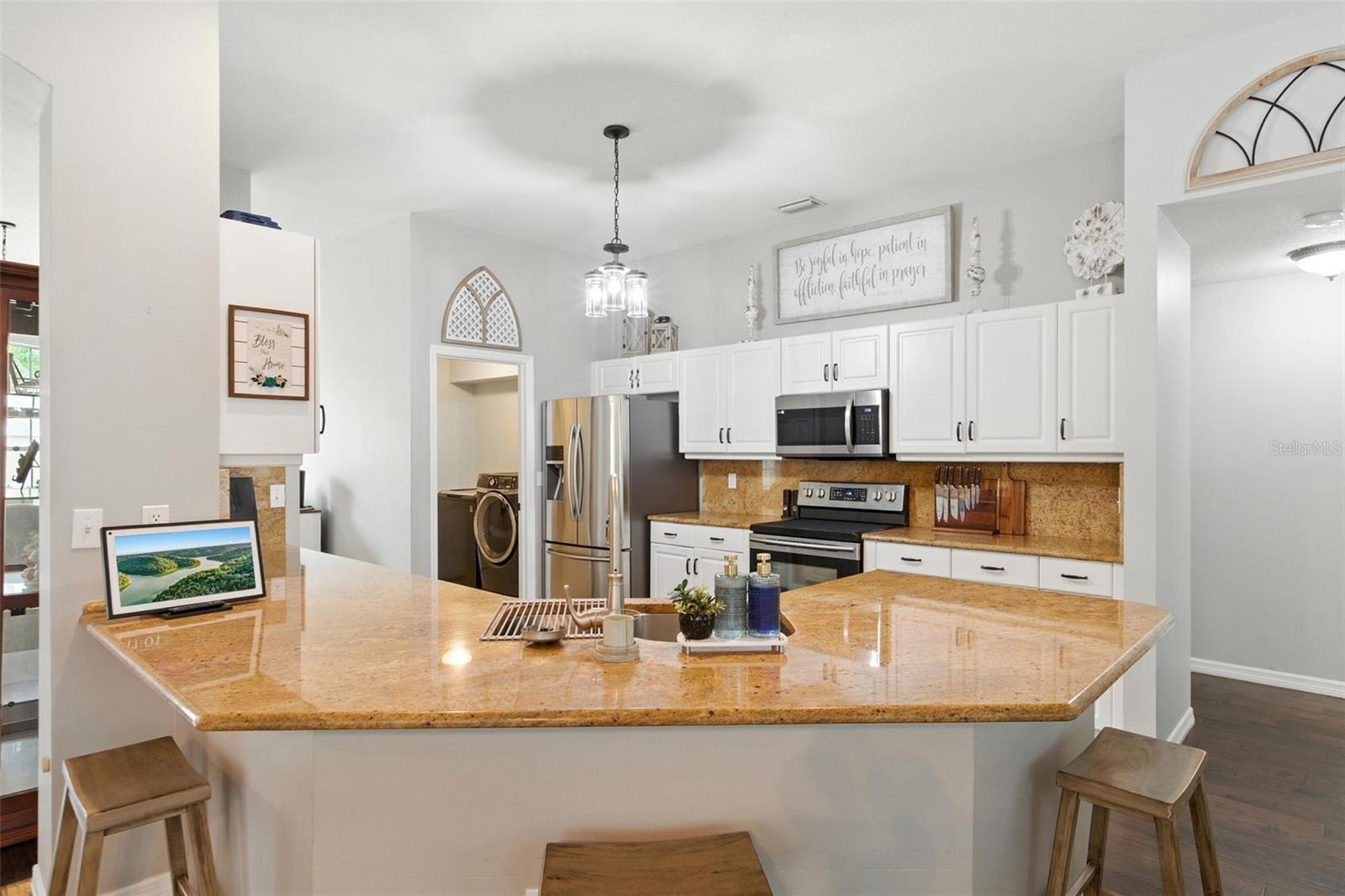 Image 9 of 58 For 1908 Creekwater Boulevard