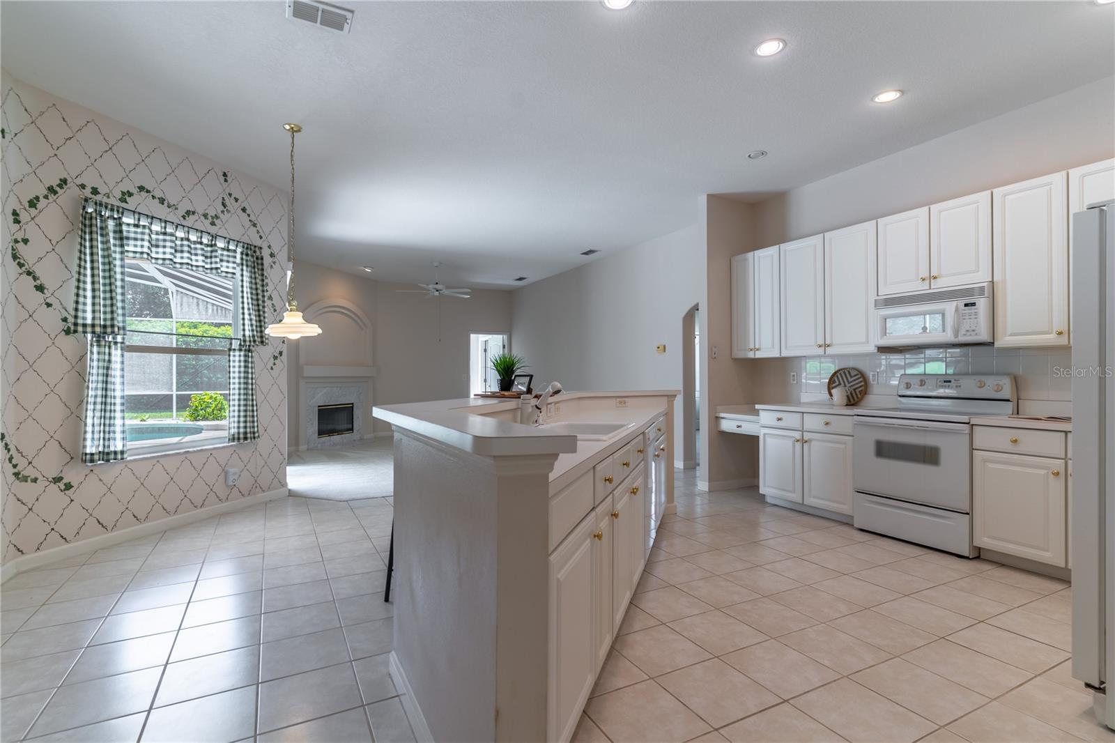 Image 3 of 30 For 2340 Blackjack Oak St