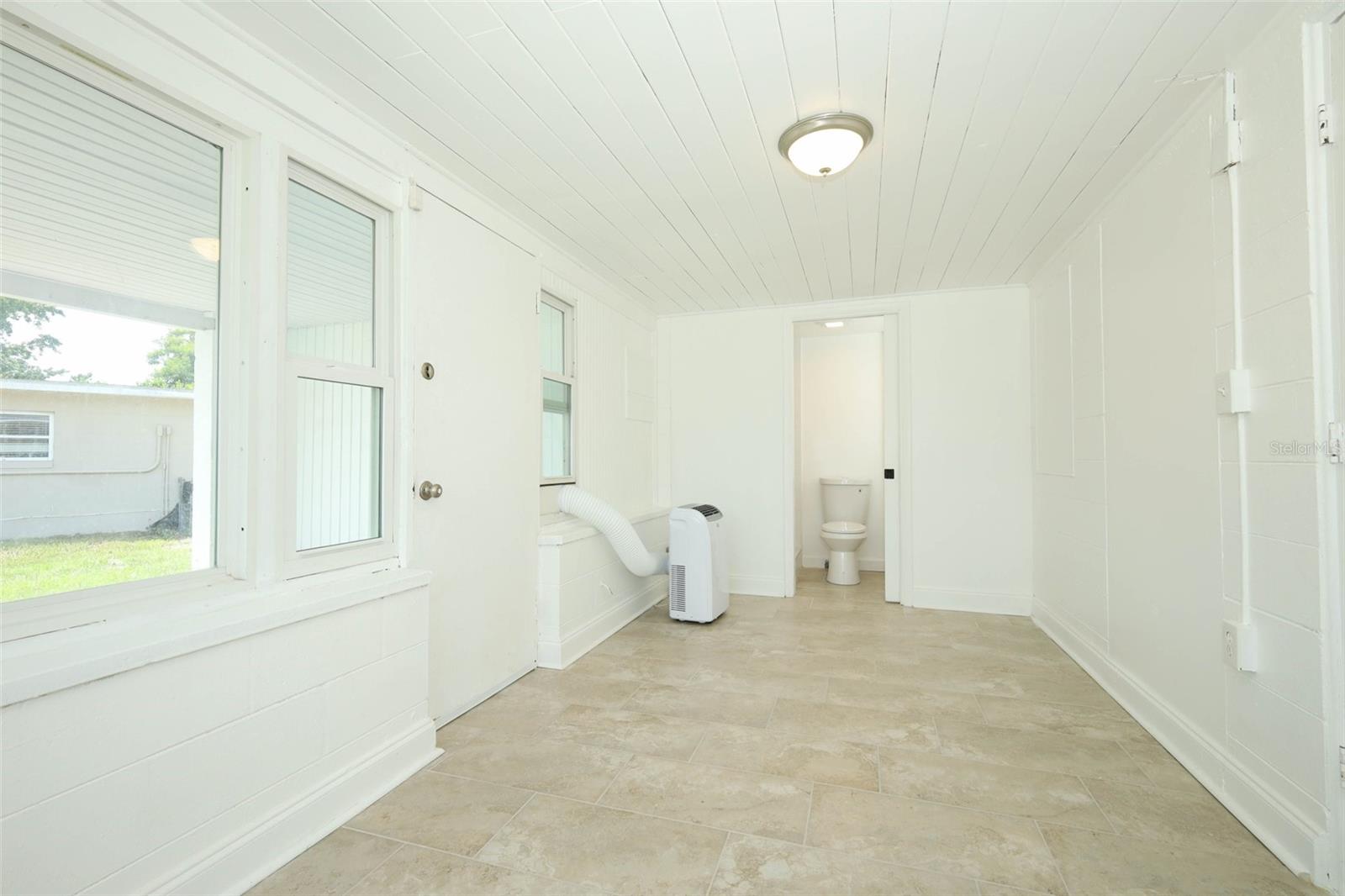 Image 21 of 49 For 1200 Ferndell Road