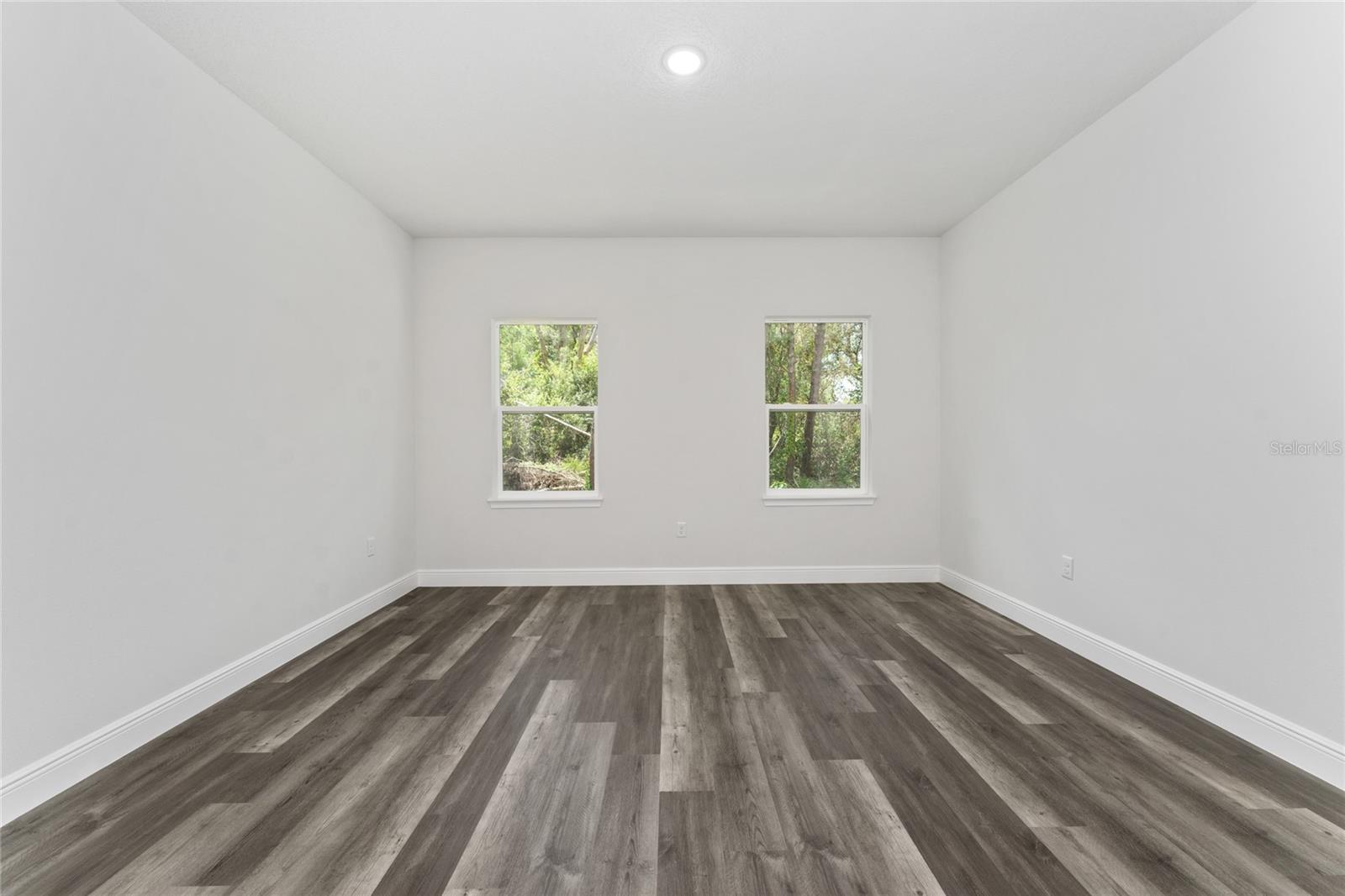 Image 11 of 39 For 16852 41st Avenue Road