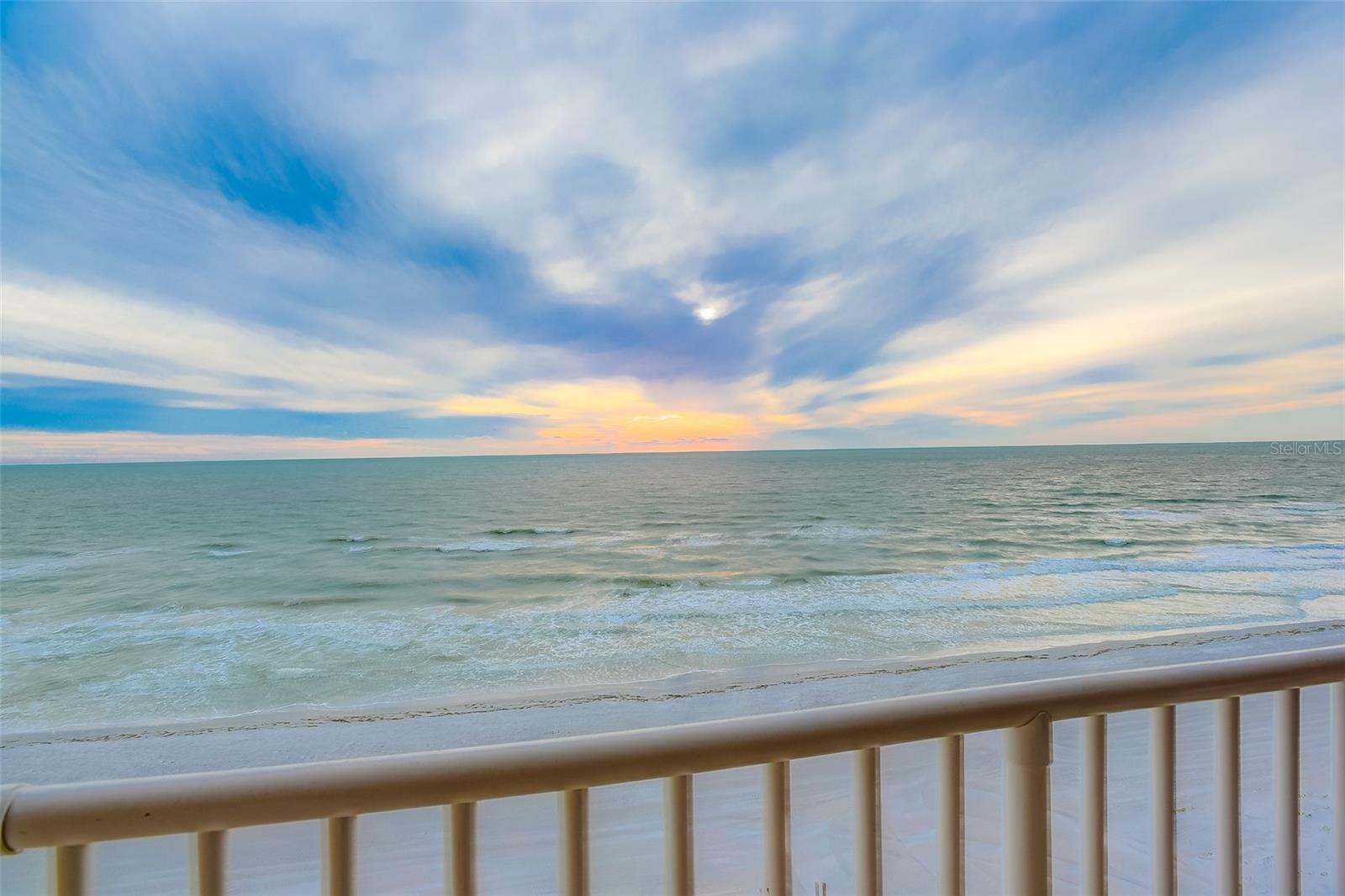 Image 19 of 32 For 18650 Gulf Boulevard 604