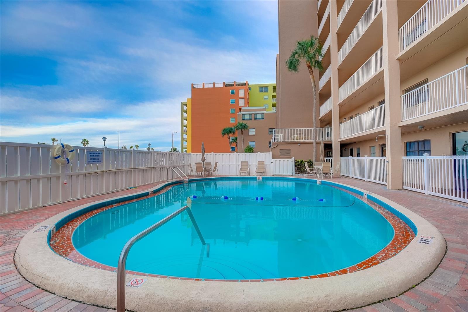 Image 20 of 32 For 18650 Gulf Boulevard 604