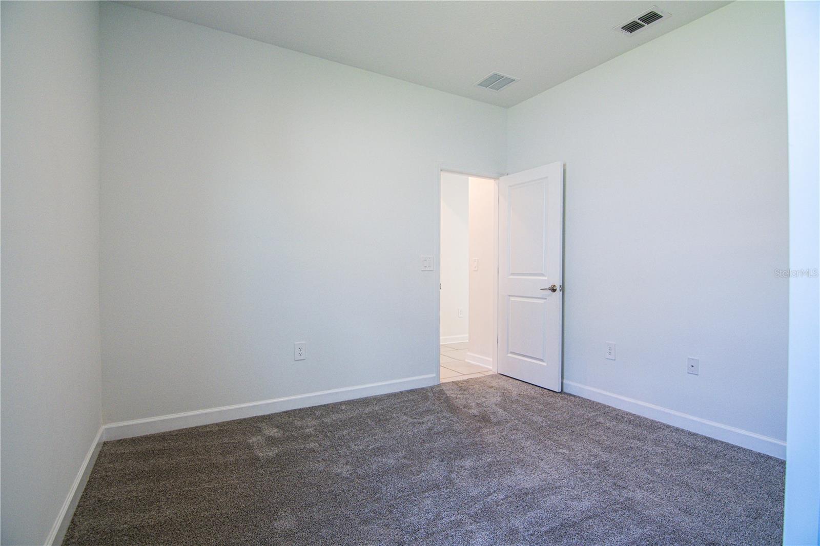Image 41 of 58 For 2946 Camden Way