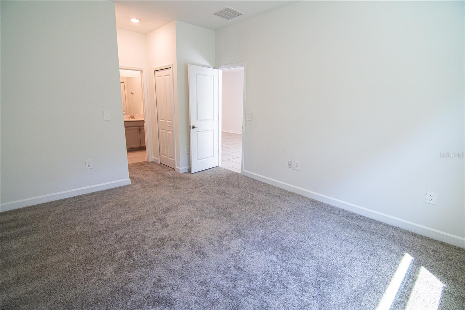 Image 43 of 58 For 2946 Camden Way
