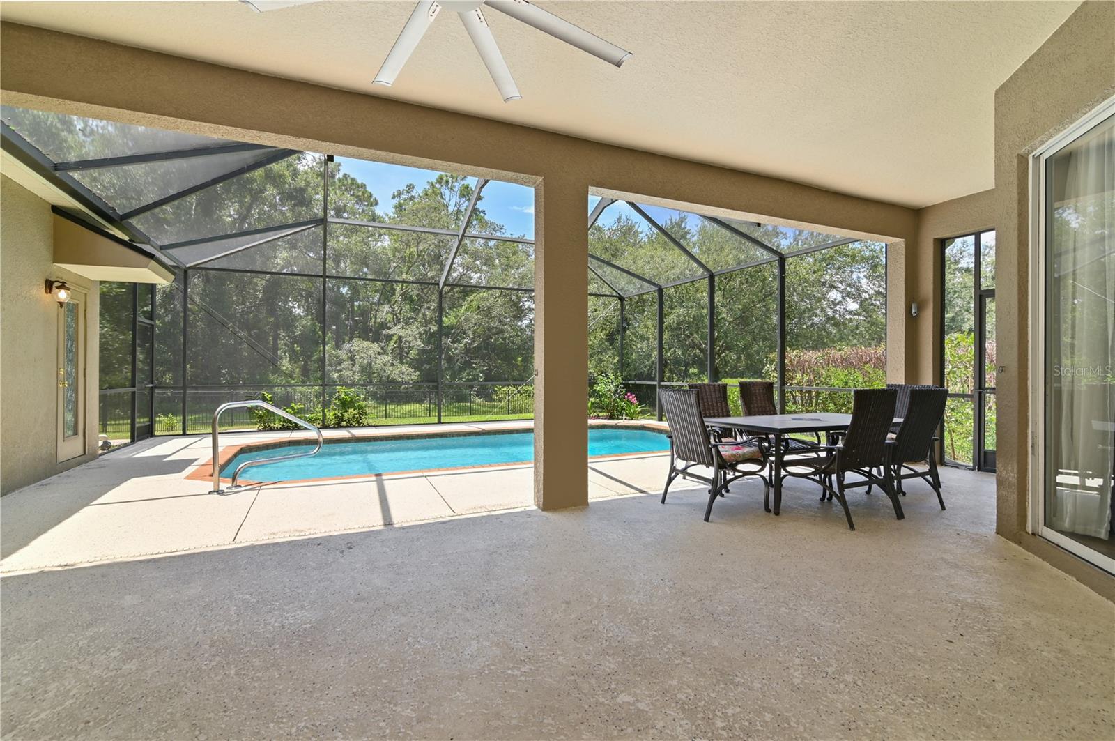 Image 3 of 96 For 640 Brookfield Pl