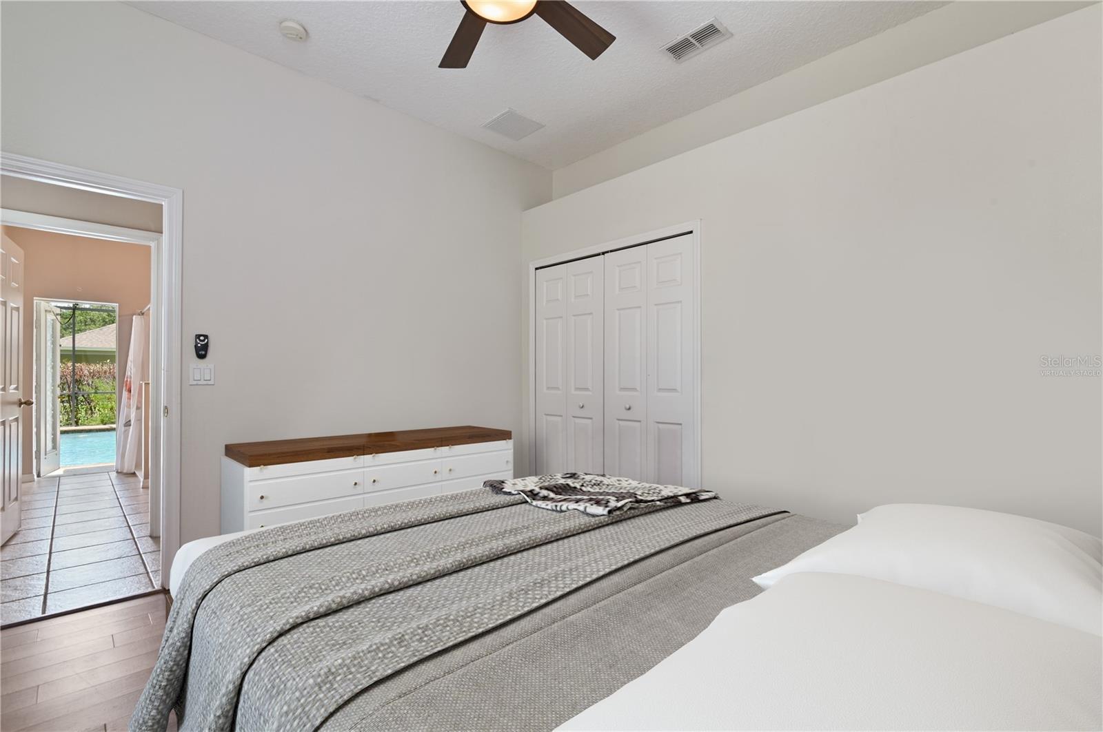 Image 53 of 96 For 640 Brookfield Pl
