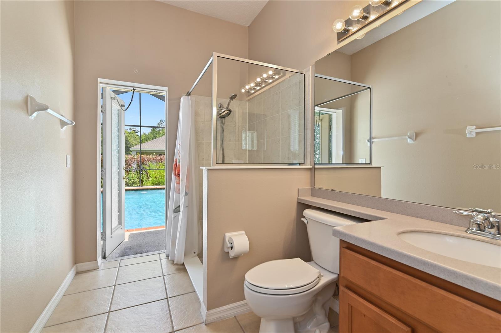 Image 54 of 96 For 640 Brookfield Pl