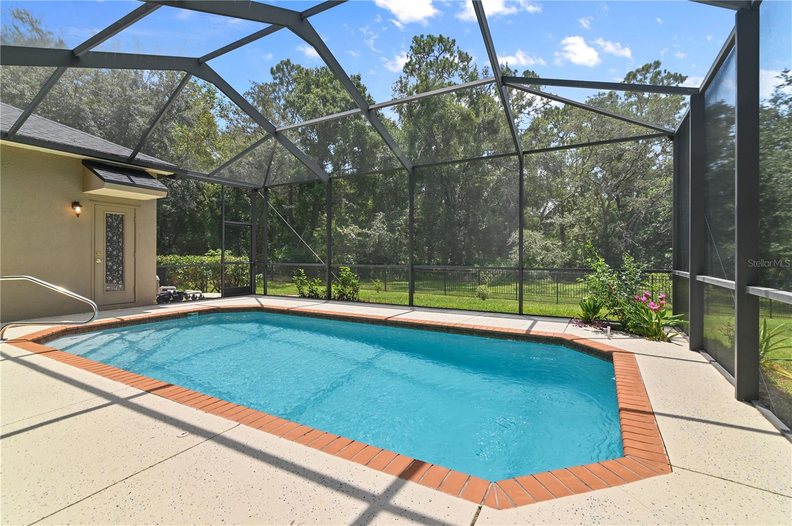 Image 62 of 96 For 640 Brookfield Pl
