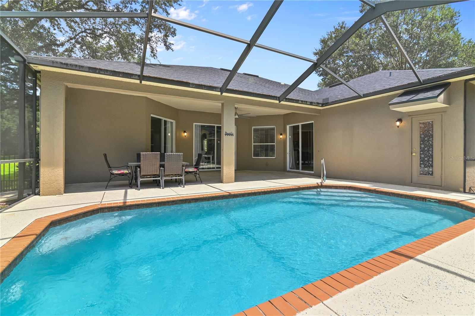 Image 65 of 96 For 640 Brookfield Pl