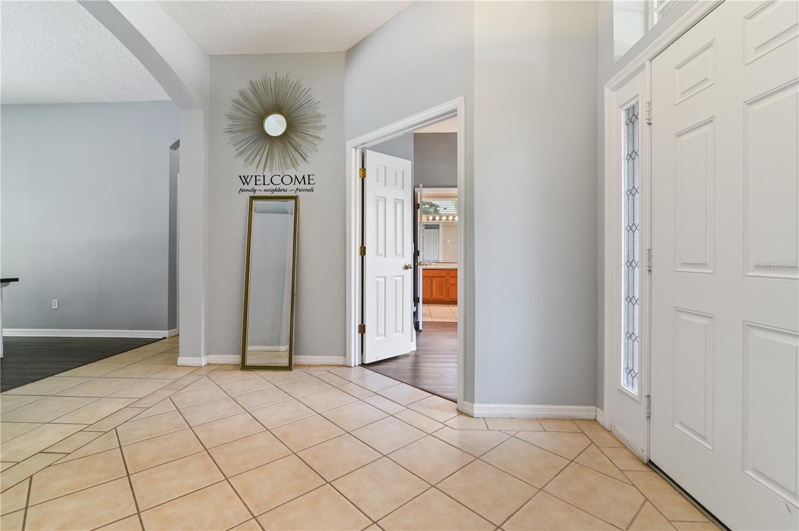 Image 7 of 96 For 640 Brookfield Pl