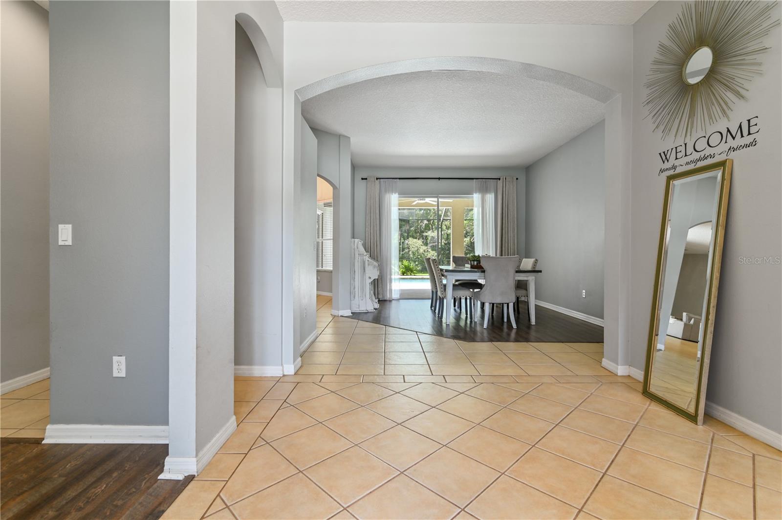 Image 8 of 96 For 640 Brookfield Pl