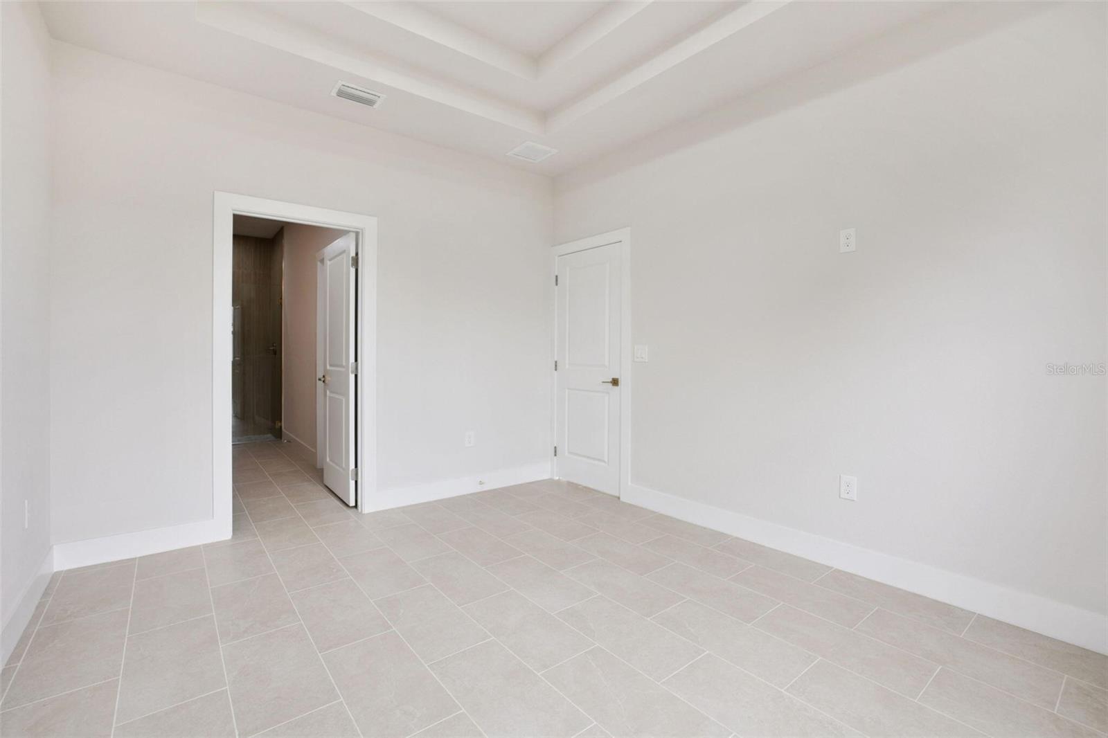 Image 11 of 25 For 4873-4875 29th Street Sw