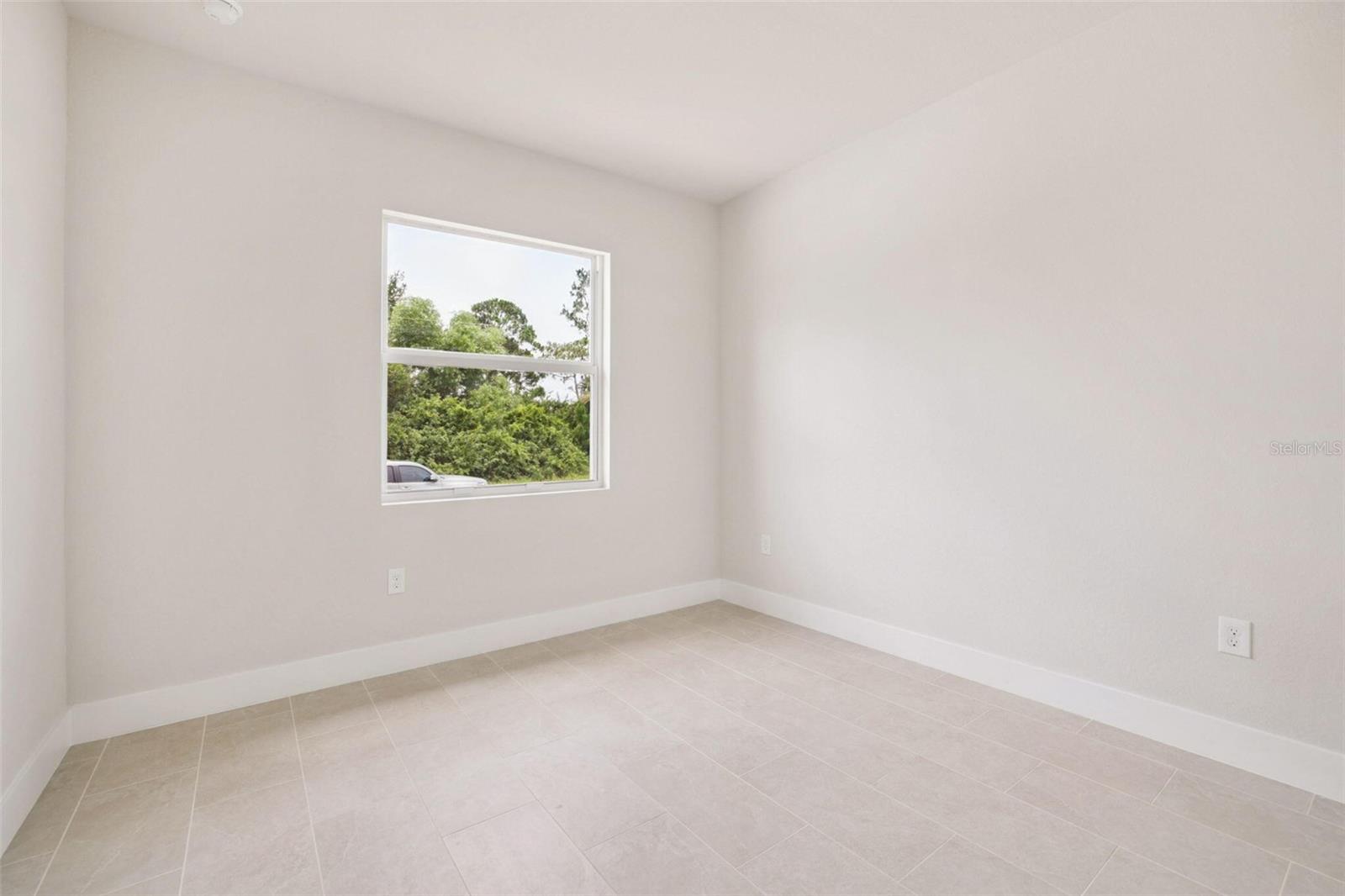 Image 15 of 25 For 4873-4875 29th Street Sw