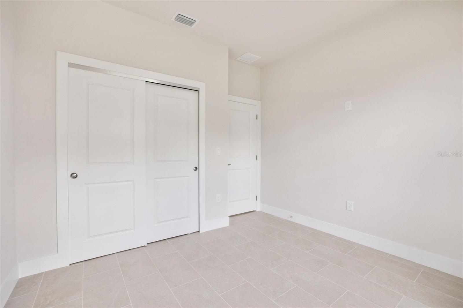 Image 16 of 25 For 4873-4875 29th Street Sw