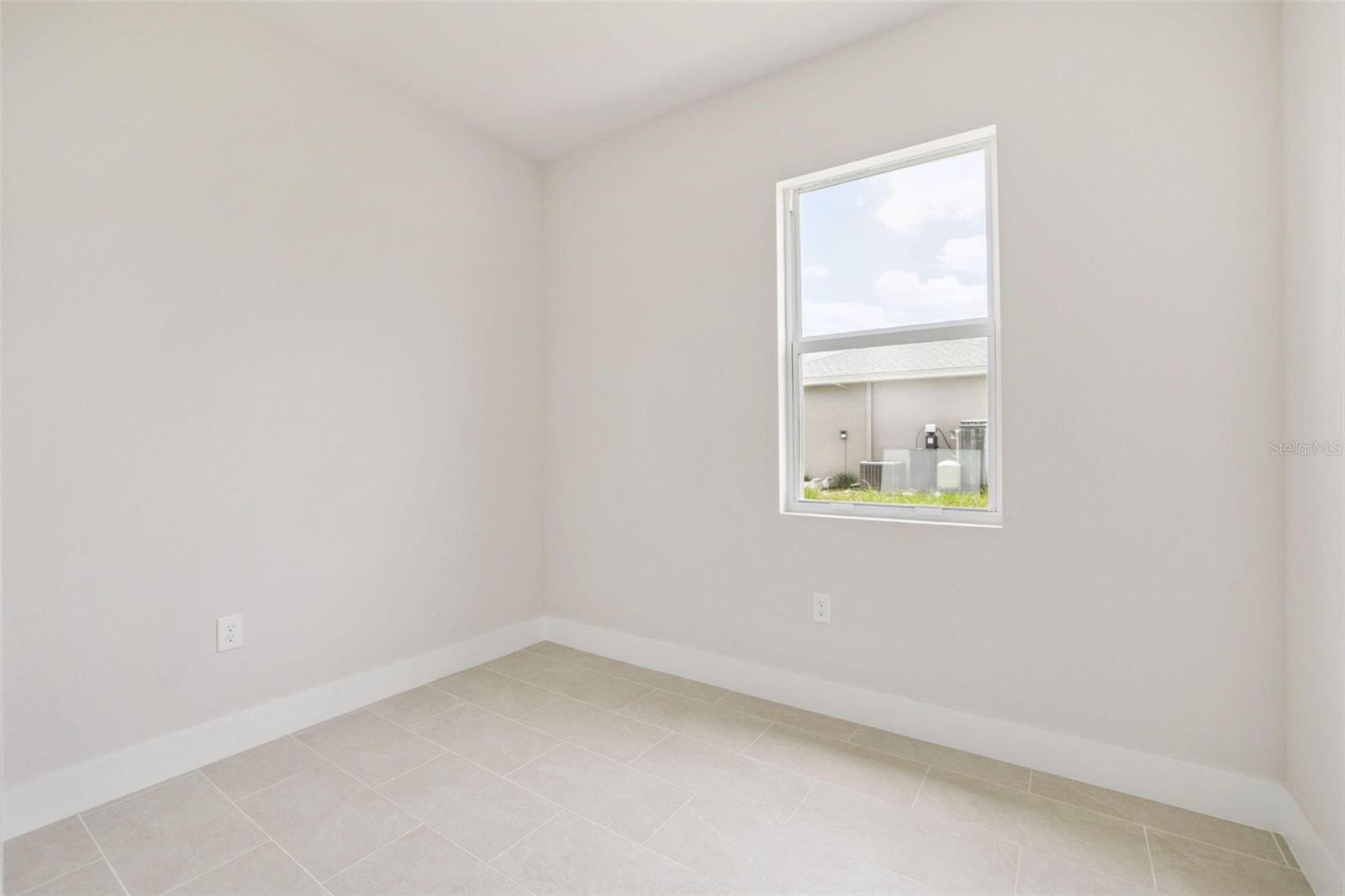 Image 17 of 25 For 4873-4875 29th Street Sw