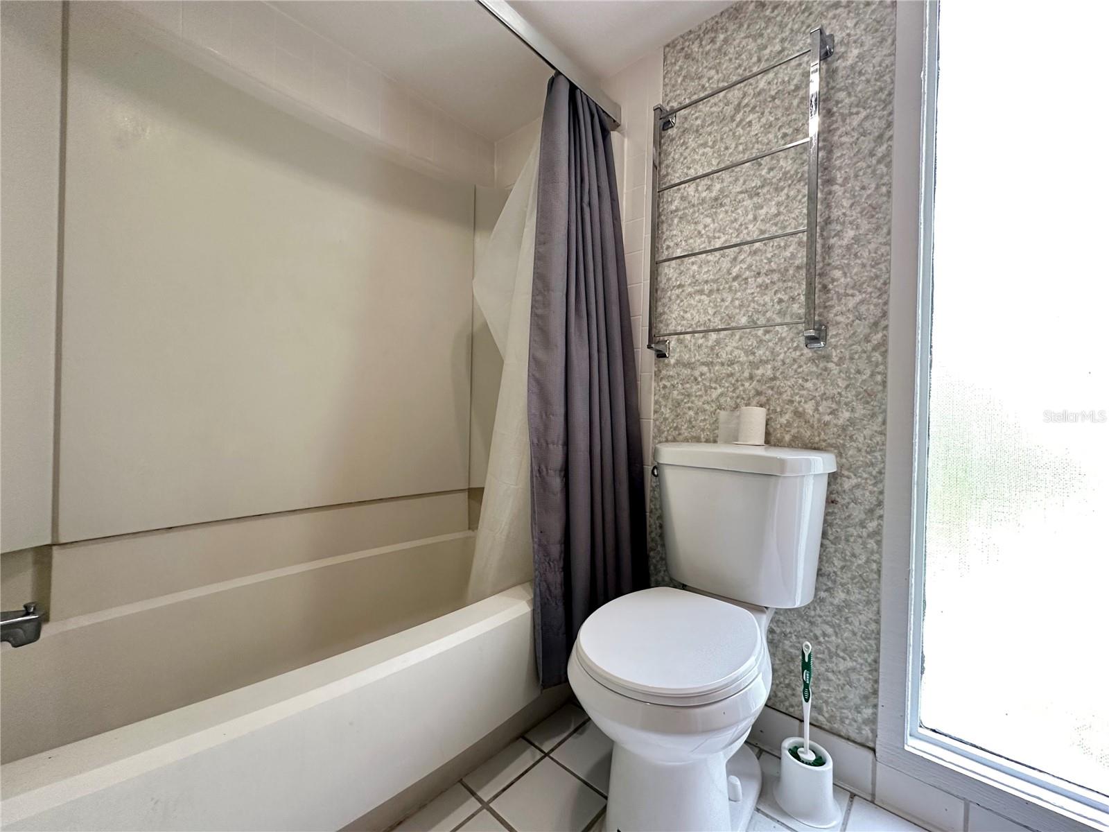 Image 18 of 20 For 3357 Camelot Drive 4
