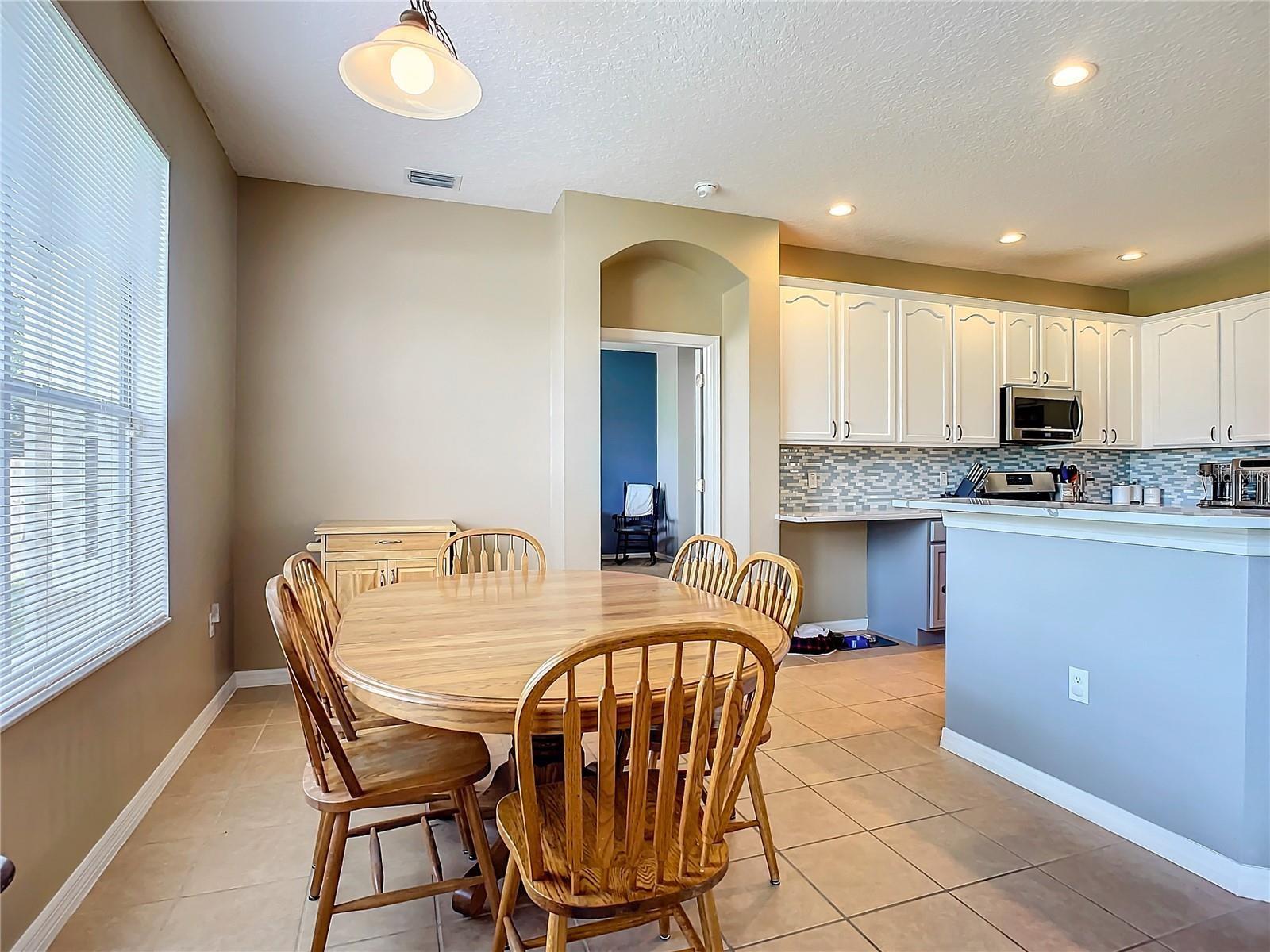 Image 11 of 26 For 220 Blue Crystal Drive
