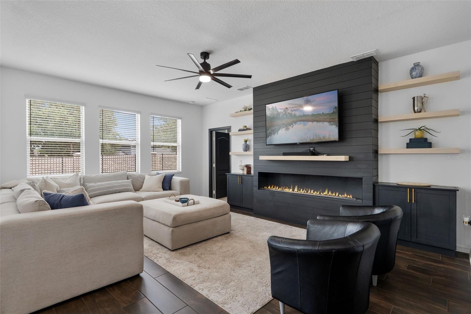 Image 15 of 59 For 17242 Hickory Wind Dr