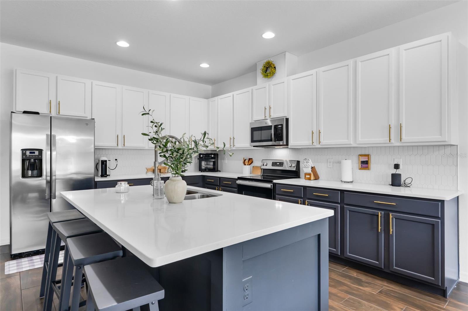 Image 18 of 59 For 17242 Hickory Wind Dr