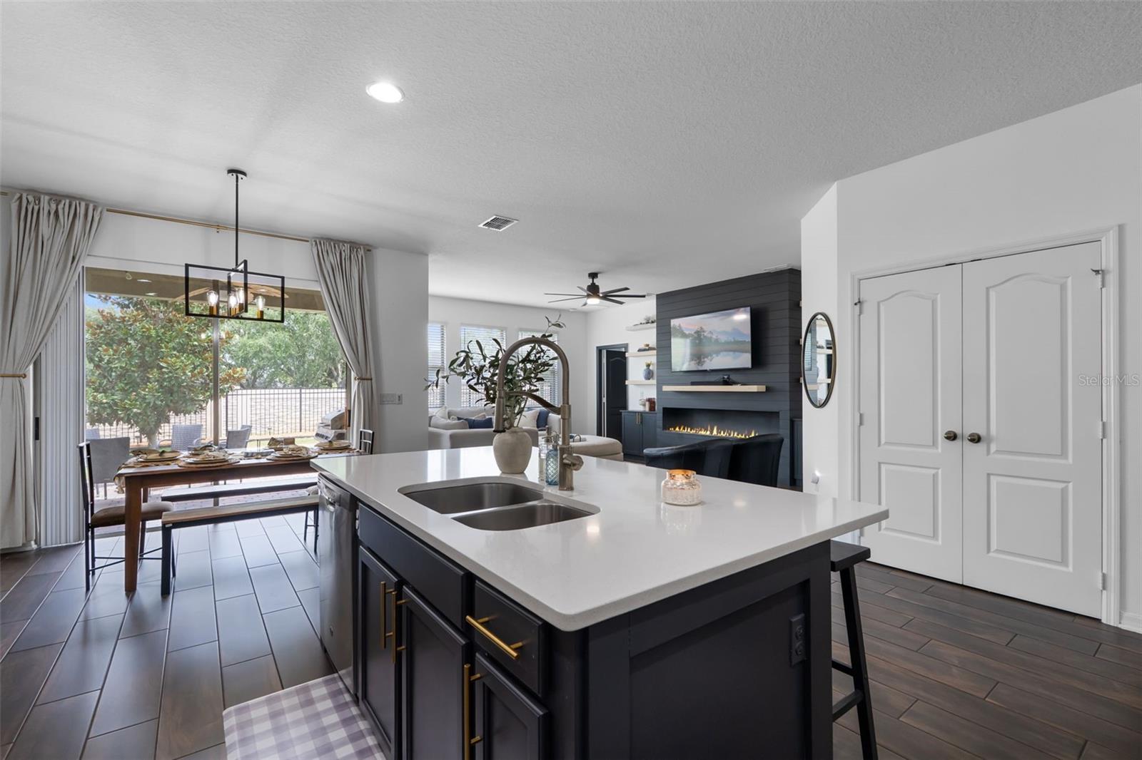 Image 21 of 59 For 17242 Hickory Wind Dr