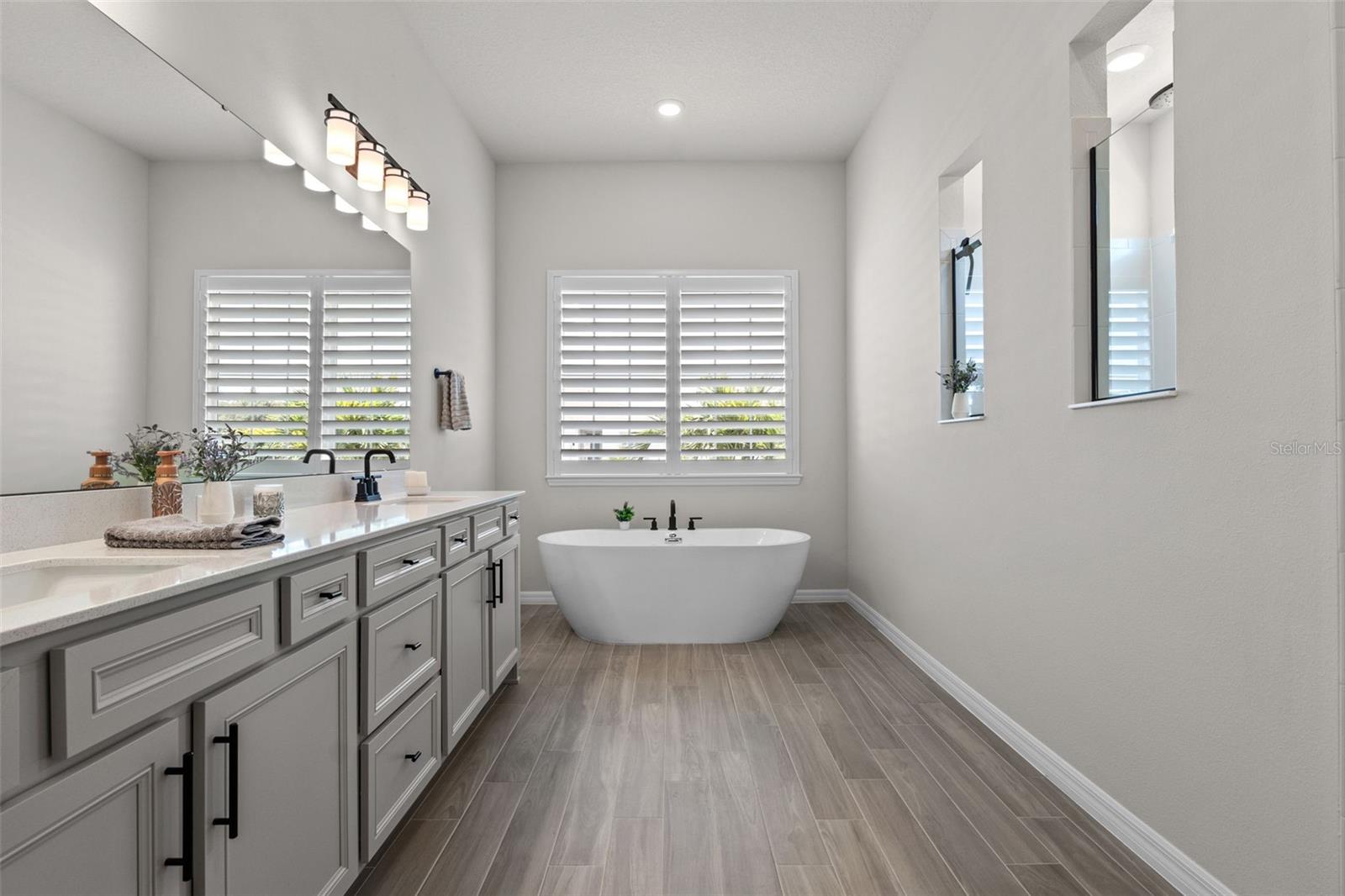 Image 31 of 78 For 16142 Bowline Street