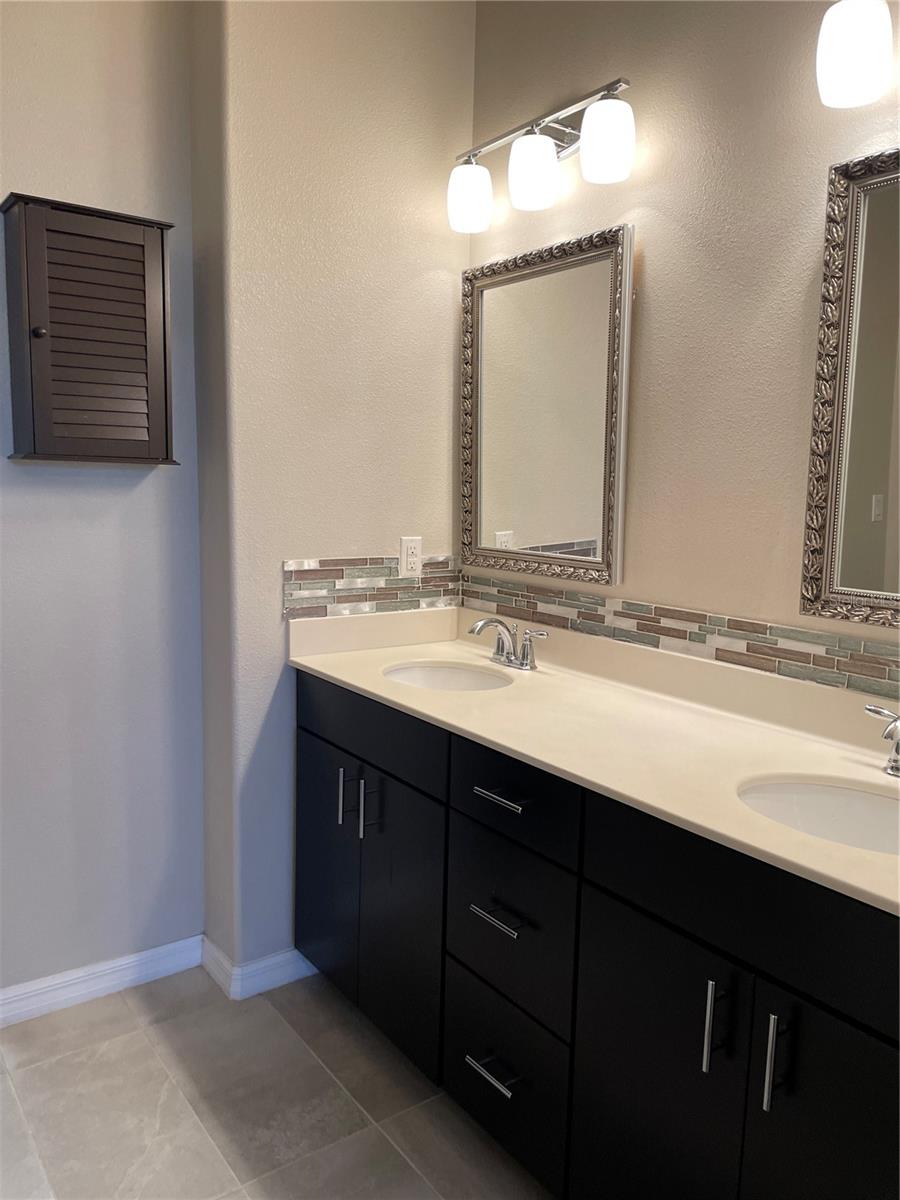 Image 19 of 24 For 2609 Amati Drive