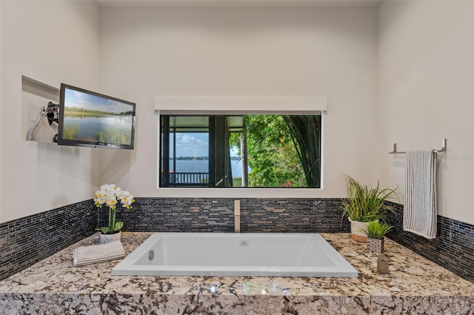 Image 46 of 93 For 10545 Down Lakeview Circle