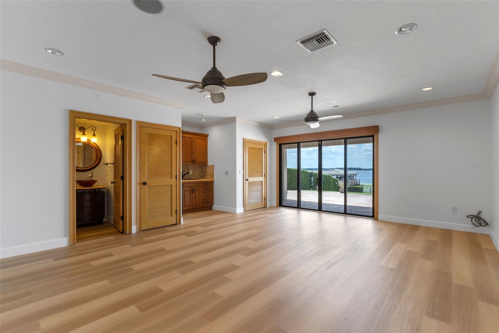 Image 76 of 93 For 10545 Down Lakeview Circle