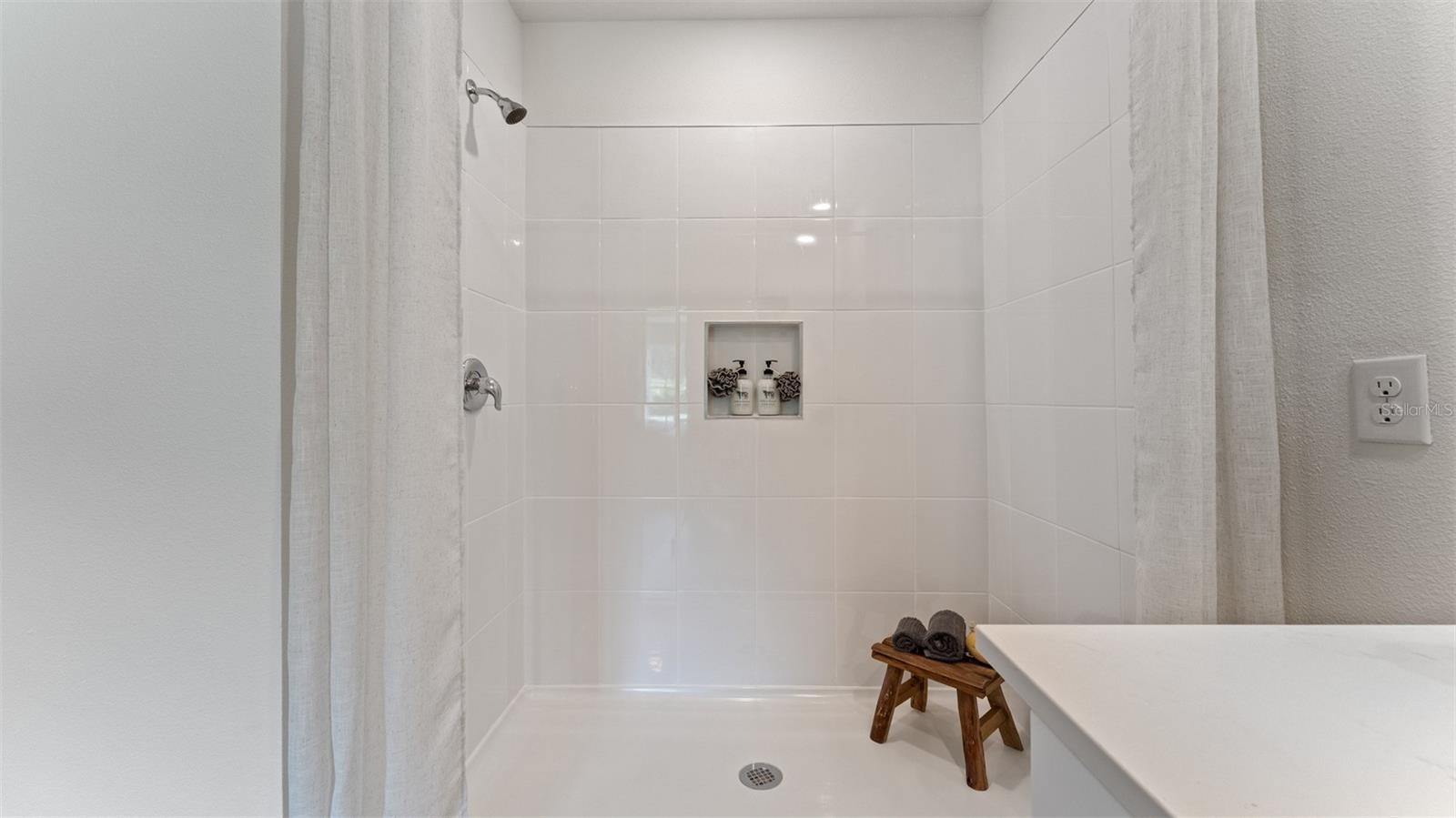 Image 21 of 36 For 1004 Ellerston Street