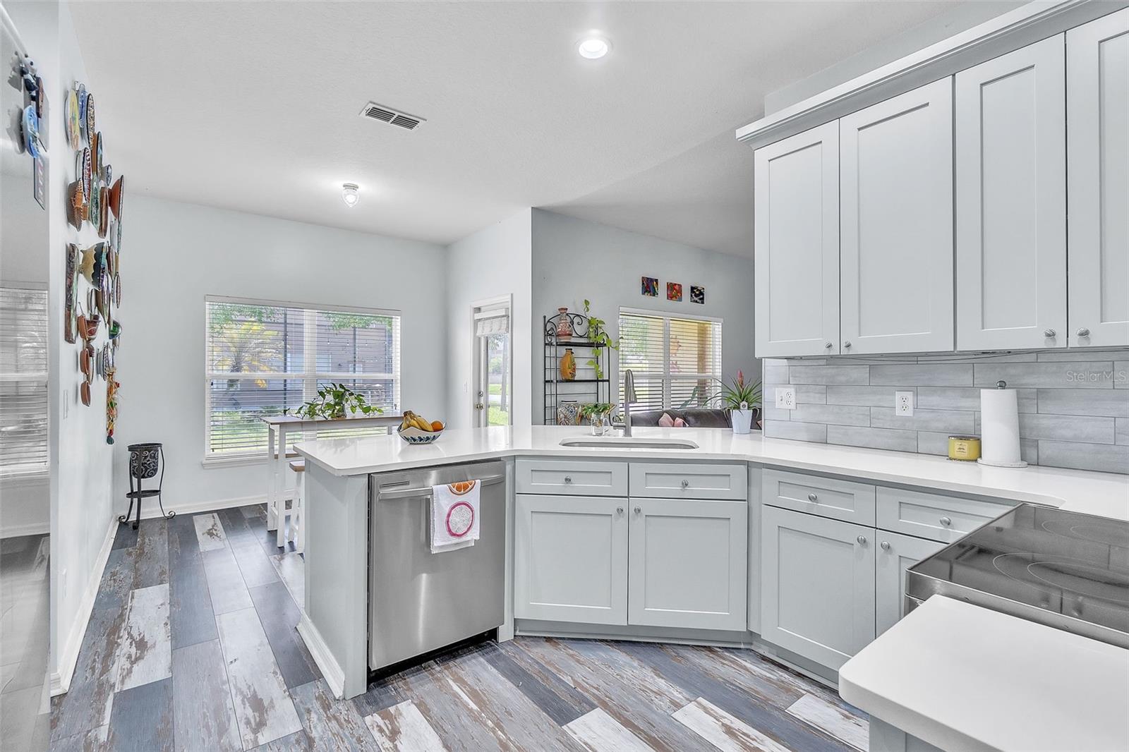 Image 16 of 39 For 405 Kehoe Boulevard