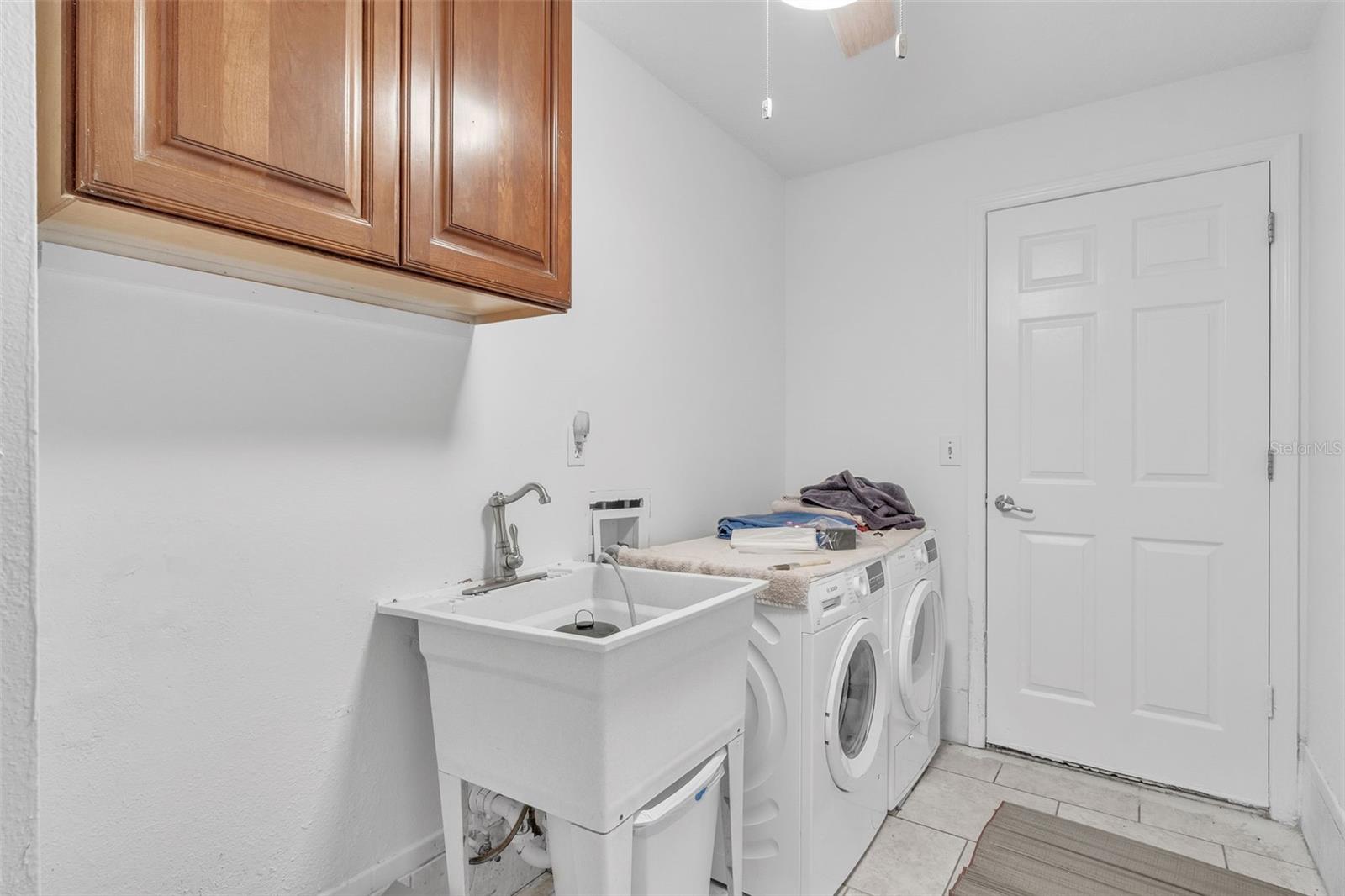 Image 35 of 61 For 413 Horseshoe Lane Ne