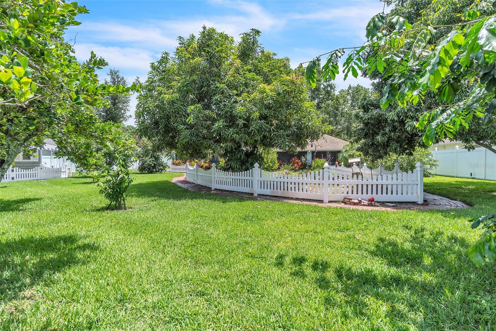 Image 39 of 61 For 413 Horseshoe Lane Ne