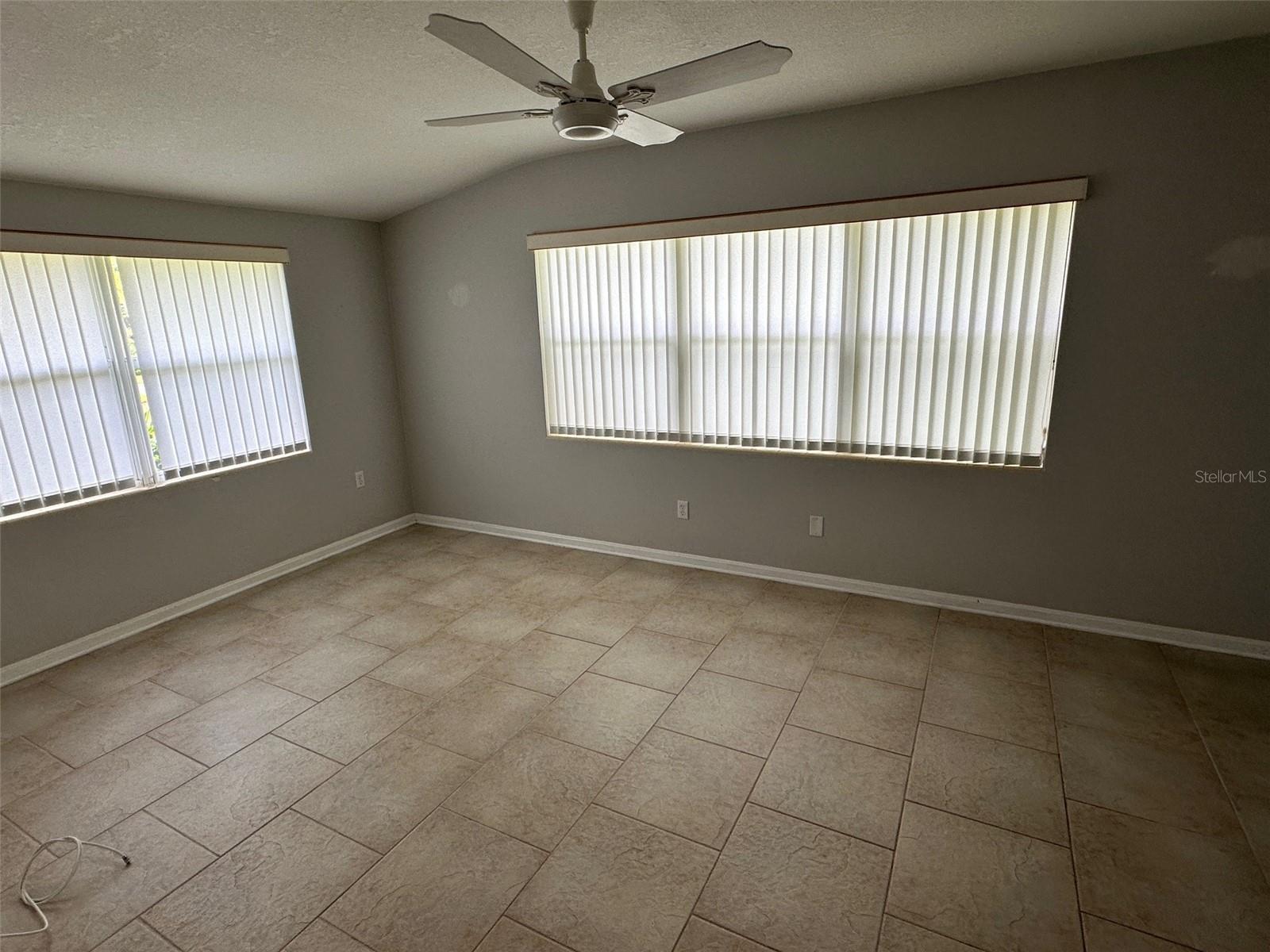 Image 7 of 19 For 316 Crystal Drive