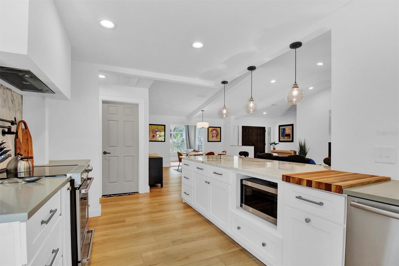 Image 22 of 51 For 4101 39th Avenue S