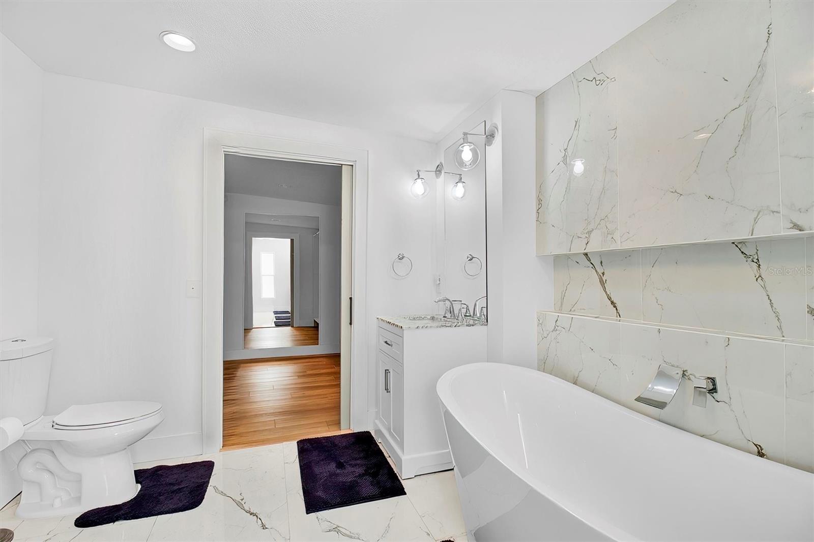 Image 34 of 51 For 4101 39th Avenue S
