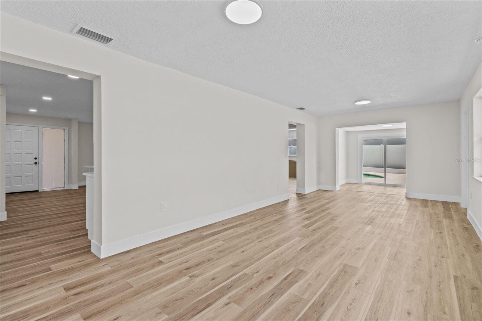 Image 10 of 30 For 671 25th Street Sw