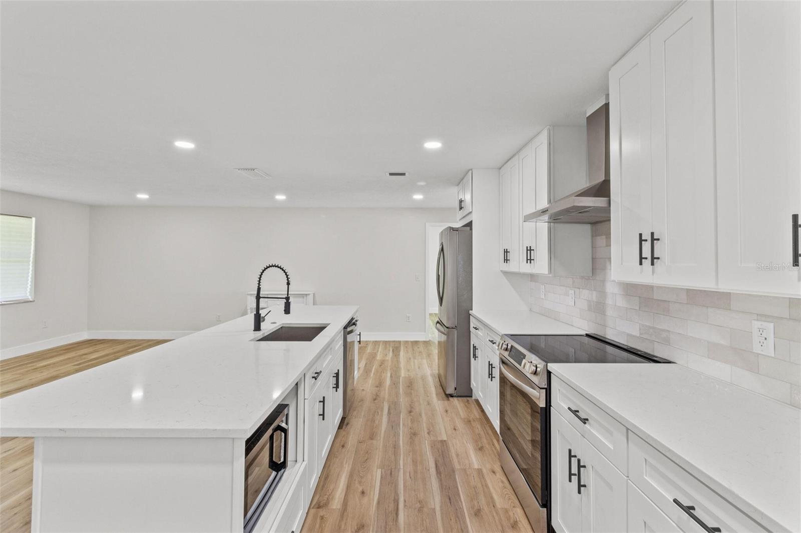 Image 12 of 30 For 671 25th Street Sw