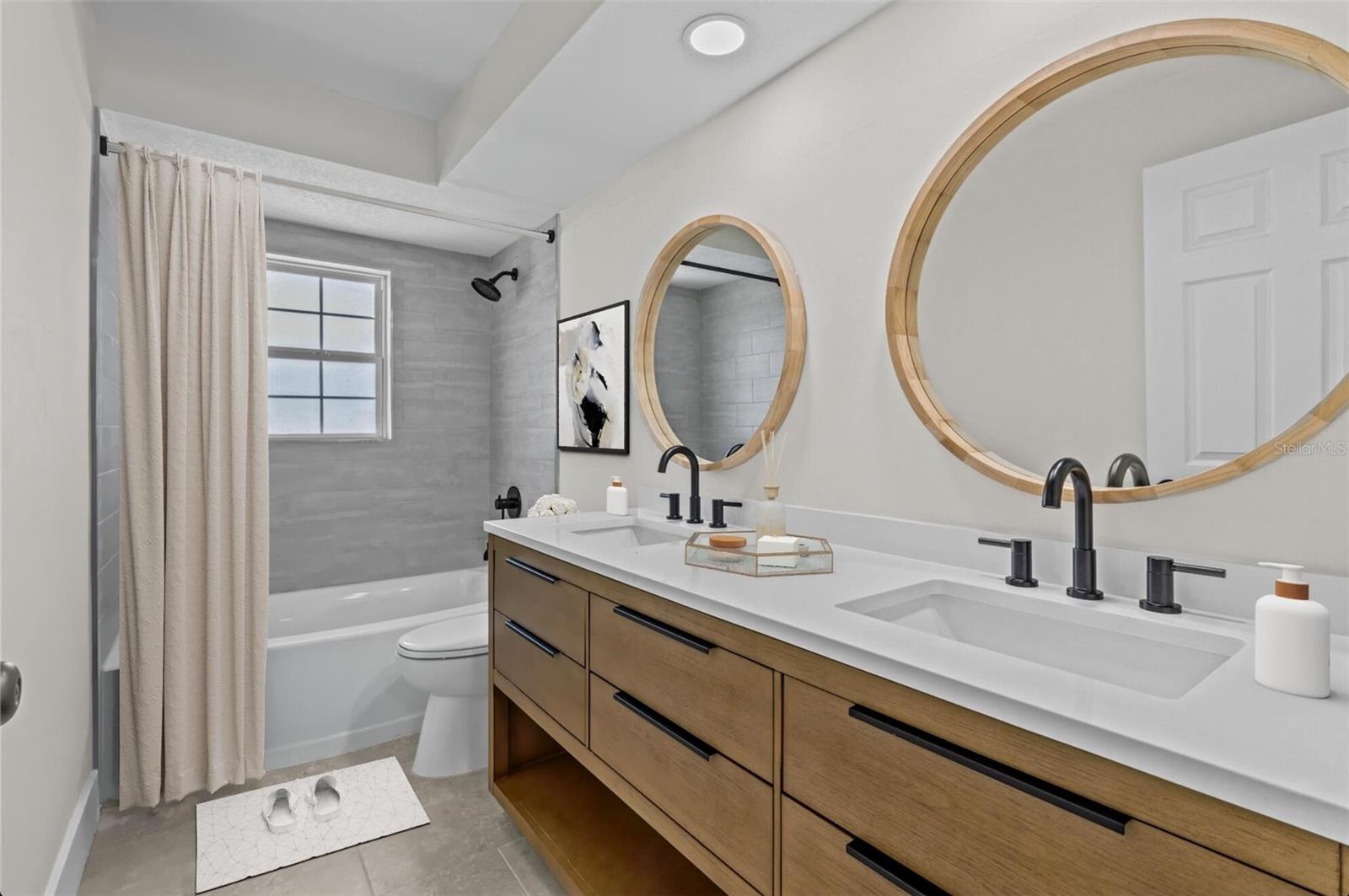 Image 20 of 30 For 671 25th Street Sw