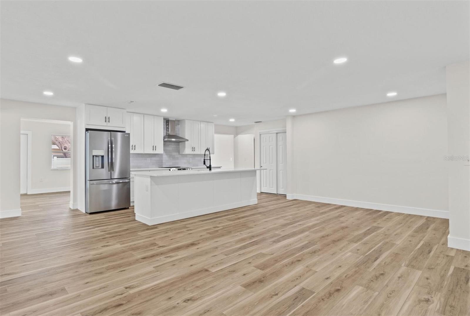 Image 4 of 30 For 671 25th Street Sw