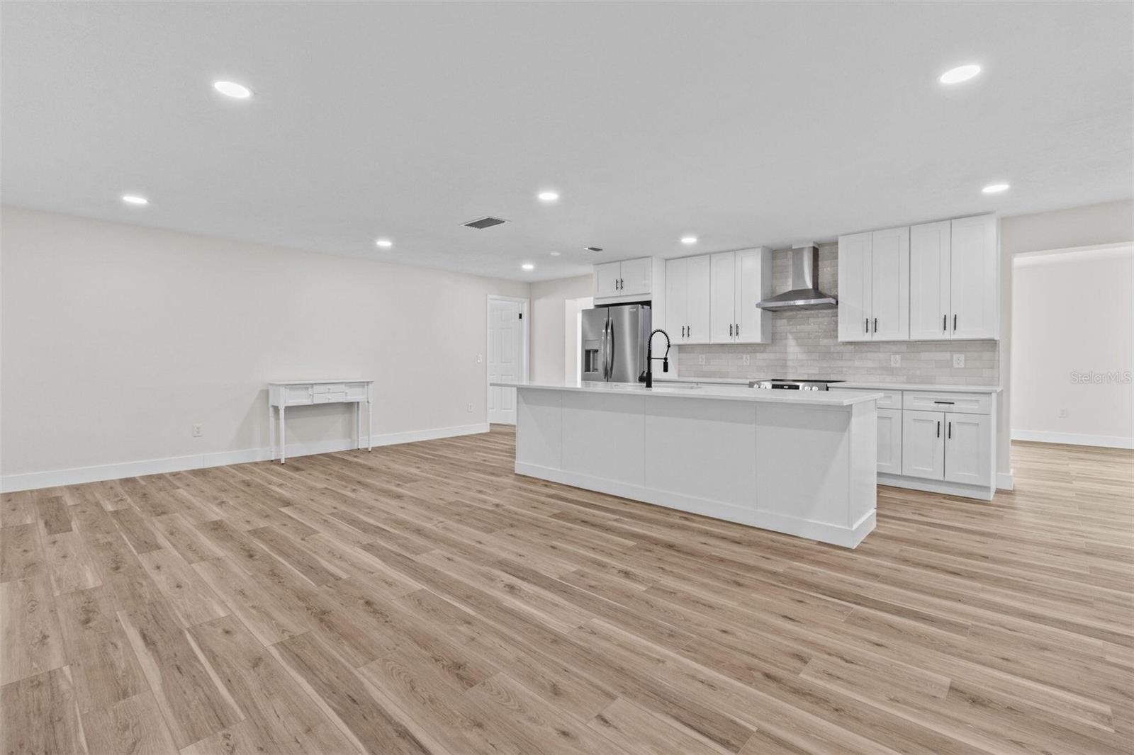 Image 6 of 30 For 671 25th Street Sw