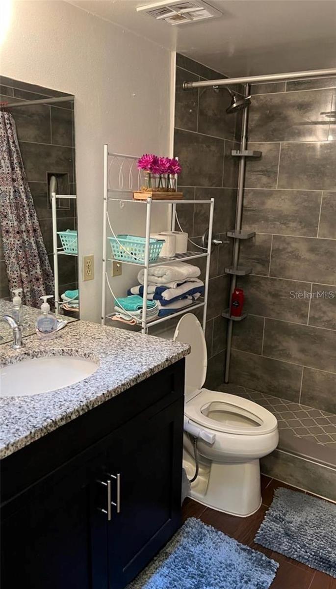 Image 7 of 7 For 7065 Balboa Drive 7065