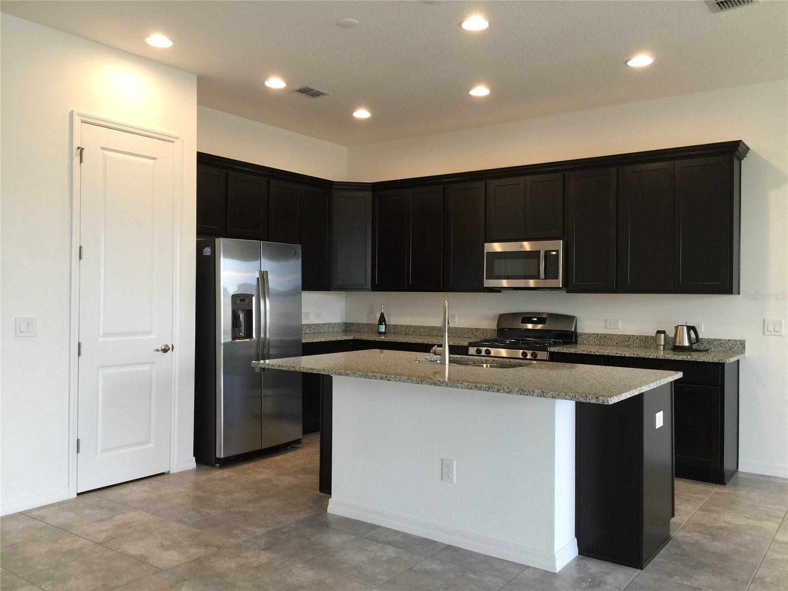 Image 4 of 18 For 9169 Carmela Avenue