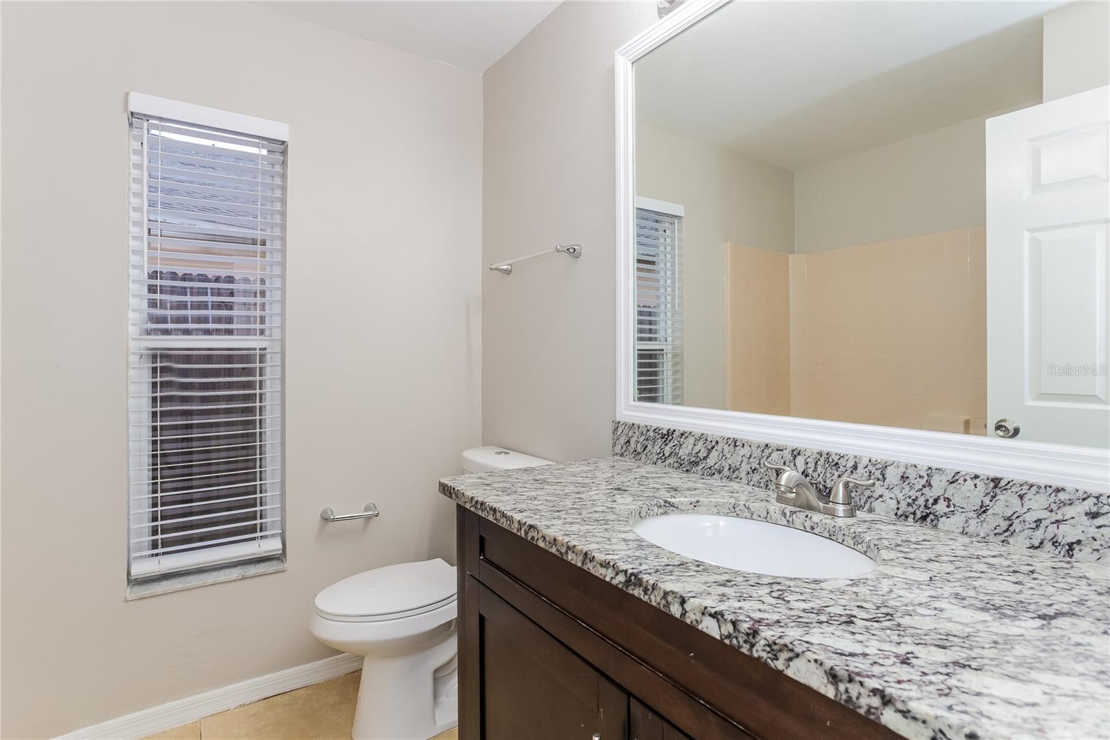 Image 14 of 16 For 1714 Putney Circle